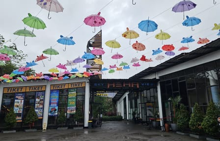 Yogyakarta Day Trip: Explore Hills and Gesing Beach