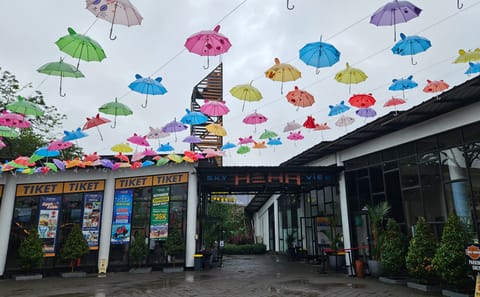 Yogyakarta Day Trip: Explore Hills and Gesing Beach