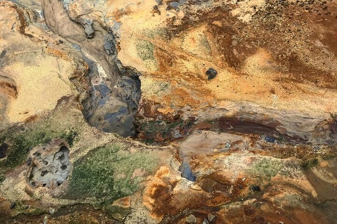 Selt&uacute;n hot springs