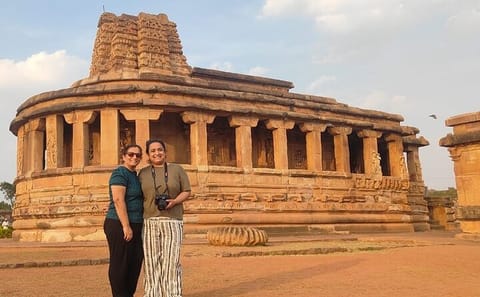 Mumbai and UNESCO World Heritage Sites of Hampi and Badami Tour