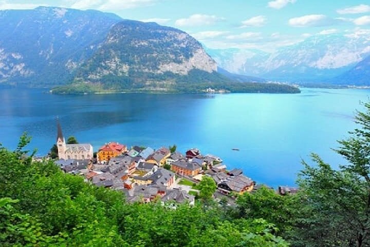 Salzburg to Vienna private transfer with Hallstatt stop 6
