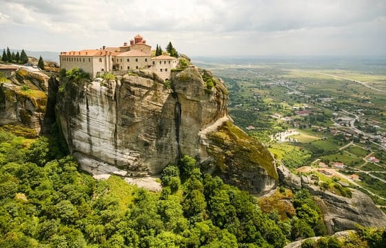 2 Day Private Tour to Thermopylae,Meteora,Ancient Plevrona,Oiniades and Delphi