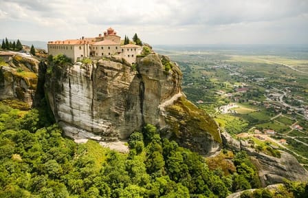 Private 2-Day Tour of Delphi, Thermopylae, and Meteora from Athens