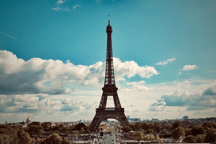 Half-Day Private Eiffel Tower with Seine River Lunch Cruise 6