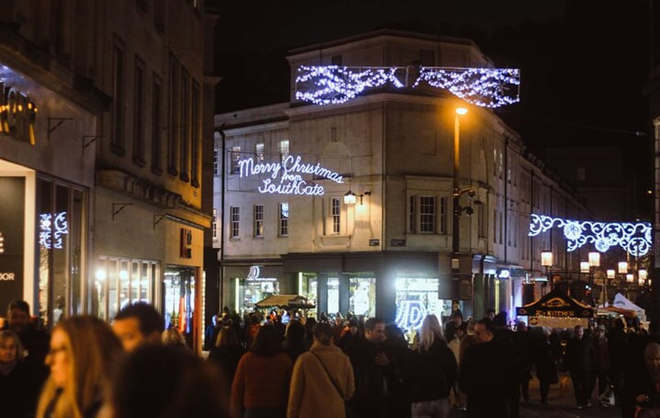 Walking Tour and Christmas Market in Bath, UK