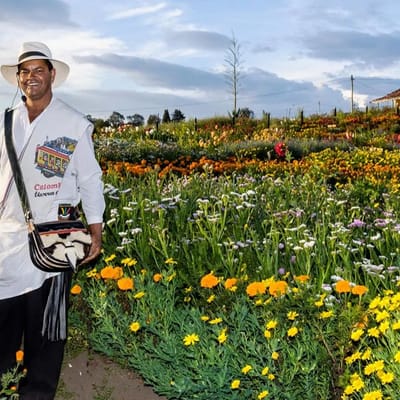 Flowers and Silleteros Tour in Santa Elena and Arví Park