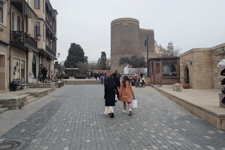 Old_City_tour_VLAtourism_vlatourism_VLAtravel