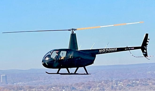 Couple's Private Scenic NYC Helicopter Charter from Manhattan with Champagne Toast photo 2