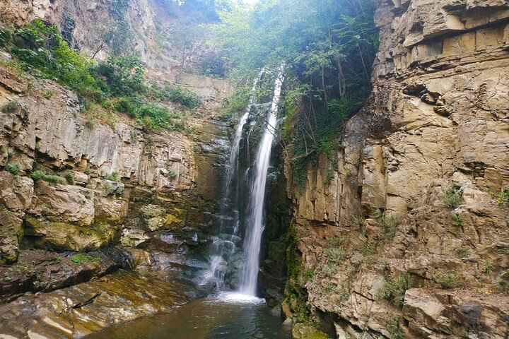Leghvtakhevi Waterfall