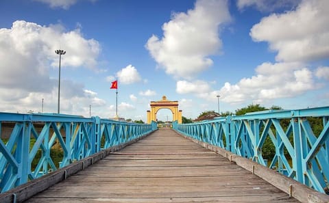 Quang Tri and Hue Cultural Tour from Quang Binh