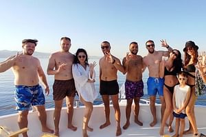 Group Boat Snorkeling and BBQ Lunch on Board in Aqaba
