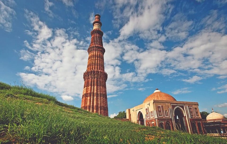 Mughal and Rajput Forts and Palaces Tour in Agra and Bundi