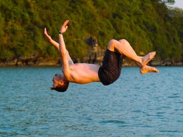 Halong- Lan Ha Bay: Kayak, swim- Private Canoe from Cat Ba Island