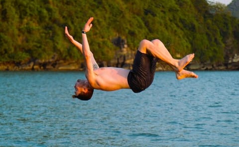 Halong- Lan Ha Bay: Kayak, swim- Private Canoe from Cat Ba Island