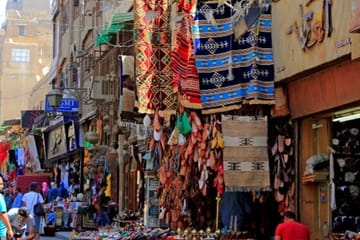 Giza Plateau Day Trip: Explore the Pyramids and Sphinx