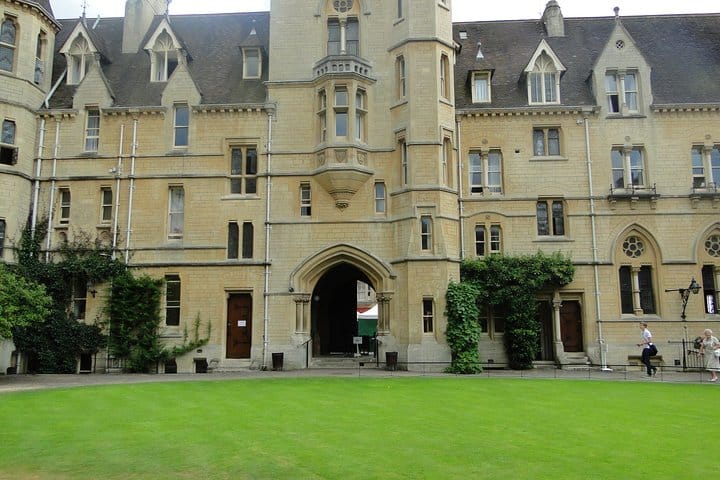 Oxford City Full-Day Private Tour from London 9