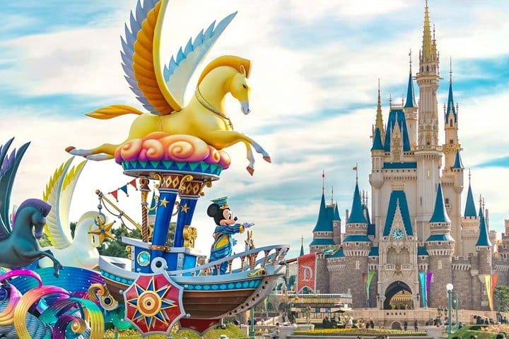 Haneda Airport Private Transfer To or From Tokyo Disney Resort