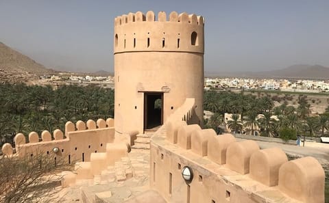 8-Day Adventure Tour of Oman: Al Hadd, Al Hamra, Al Mudhaireb