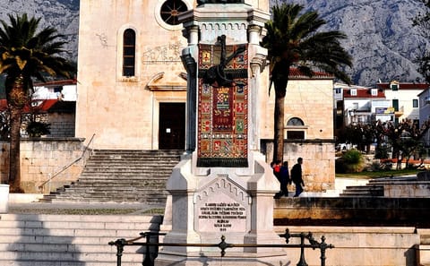 Makarska Cliffview Adventure Tour from Split