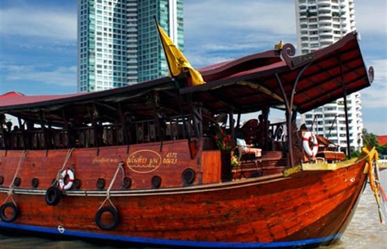 Manohra Luxurious Fine Dining Dinner Cruise with Pre-Canapés