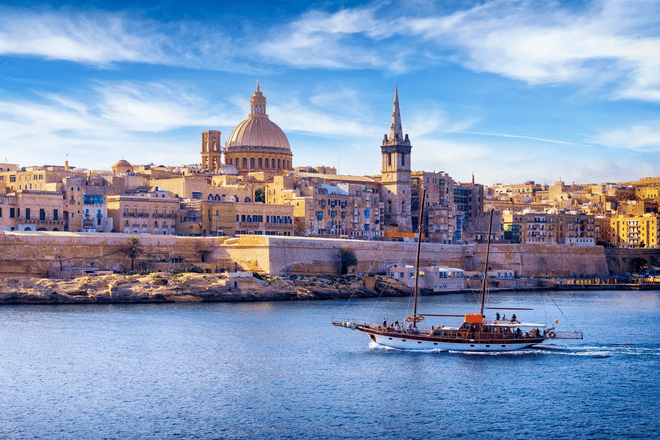 Coastline Highlights & Grand Harbour Cruise Including Swim Stop and Lunch
