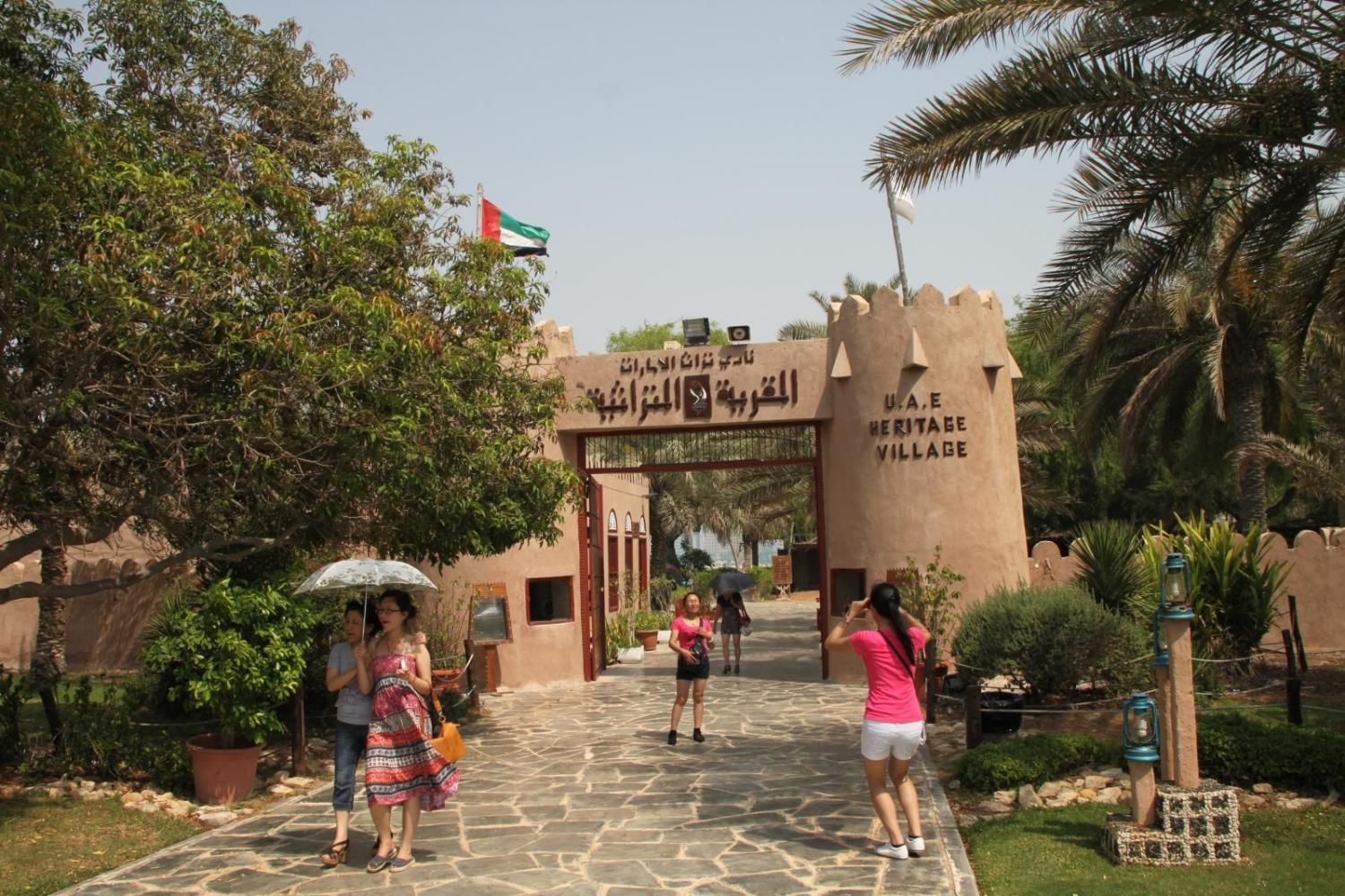 Full Day Abu Dhabi Tour with Lunch (English) with Daytur