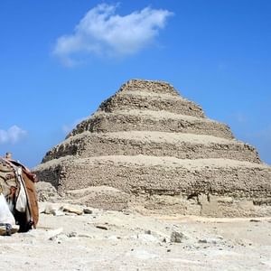 Private Day Tour to Giza and Saqqara with Guide