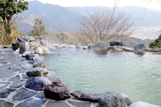 Transfer to "Kurokawa Onsen", Kumamoto from Fukuoka with Minibus