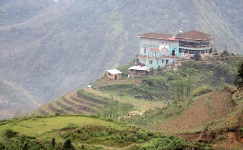 Two-Day Easy Trekking Tour in Sapa, Vietnam with Meals and Guide