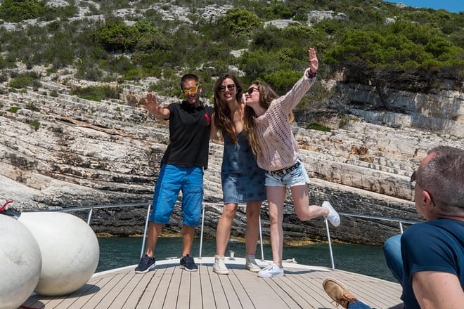 Blue & Green Cave Tour with Yacht from Town Hvar 8