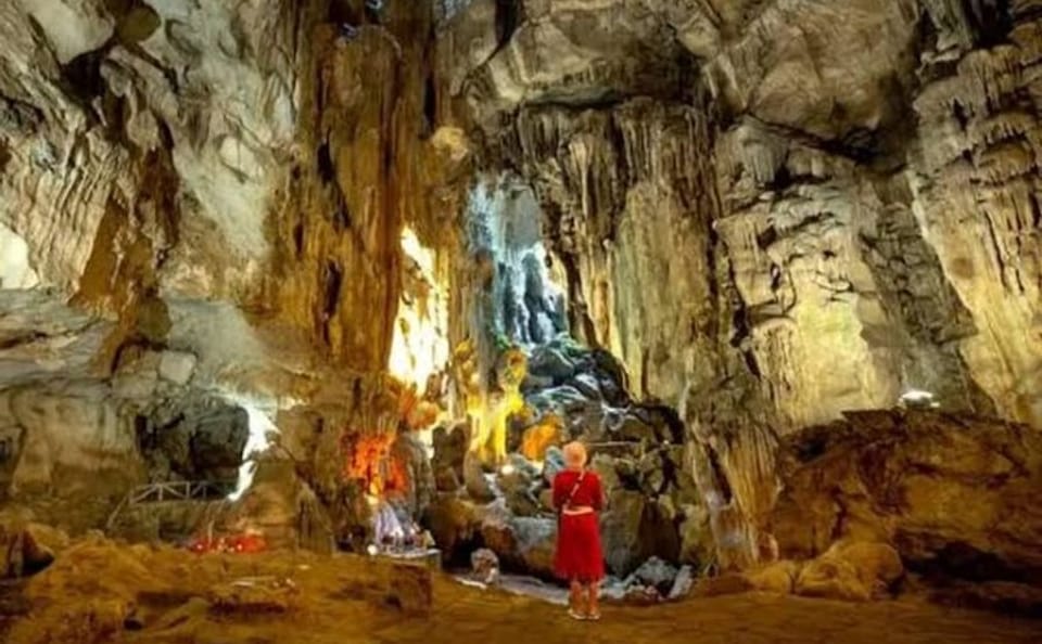 Jakarta and Bogor Cultural Performance and Nature Tour