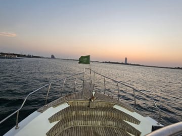 Red Sea Sunset Sailing Tour in Jeddah, Saudi Arabia