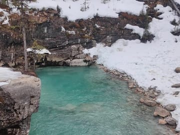Icewalk at Lake Louise and Marble Canyon with Banff Town Tour