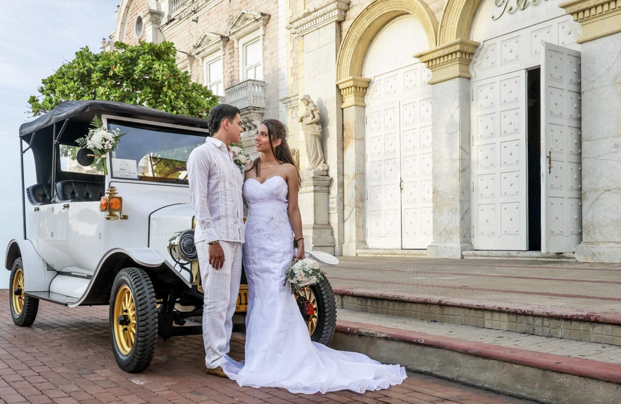 Rome Private VIP Vintage Car Tour: Luxury, Comfort & Prosecco (3h) 7