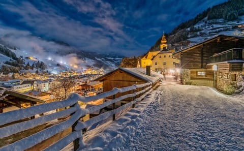 Salzburg Christmas Market Walking Tour: 3 Hours of Festive Charm
