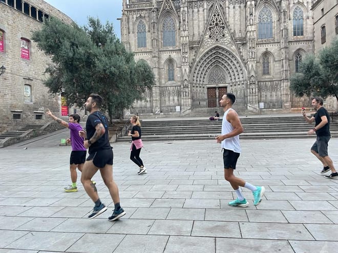 Running tour  - Highlights of Barcelona - La Sagrada Familia, Gothic Quarter, Casa Mila and more