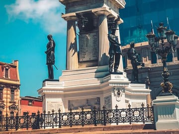 Valparaiso Highlights: History, Art & the Pacific Breeze