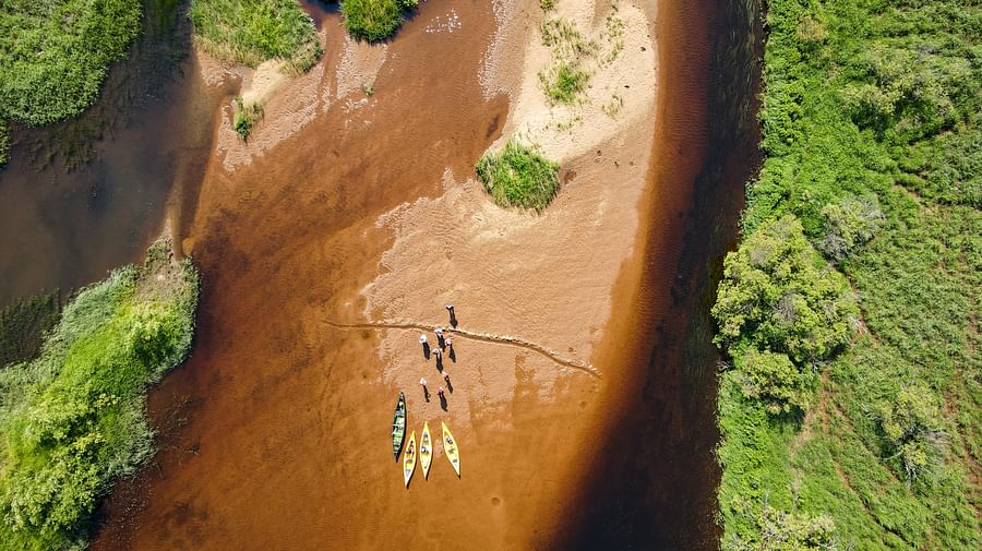 Summer canoeing experience in Lapland