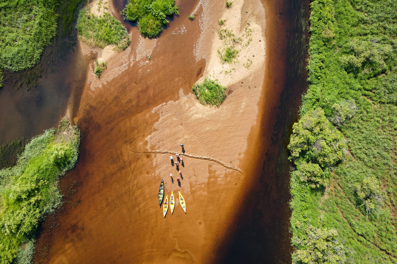 Summer canoeing experience in Lapland