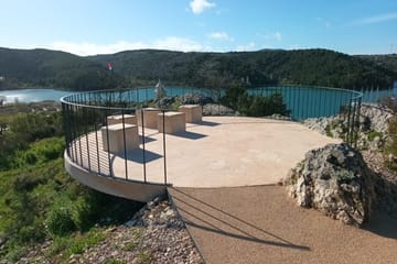 Krka Waterfalls and Lake Cruise with Skradin Town Visit