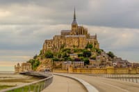 Mont Saint Michel Private VIP Tour with with Louvre Photoshoot 9