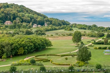Private Day Trip from Paris to Rouen, Honfleur, and Étretat