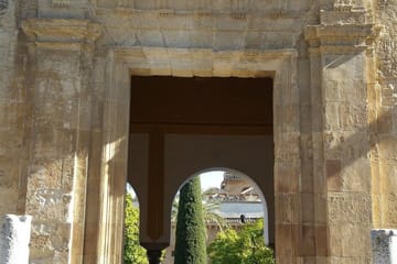 Córdoba Walking Tour: Roman Bridge, Alcazar & Mosque Cathedral