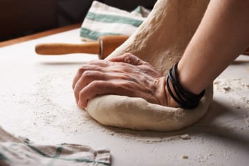 Traditional Pizza Making Class in Naples