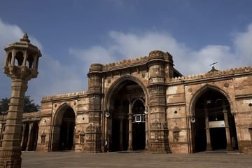 Gujarat Temples and Wildlife 9-Day Tour from Ahmedabad
