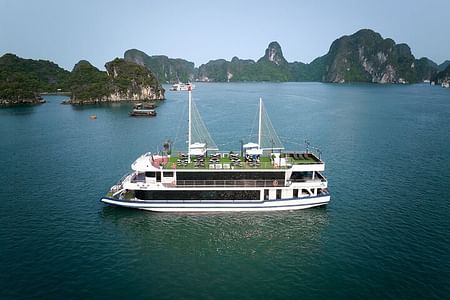 Halong Bay Day Cruise with Kayaking & Island Exploration from Hanoi