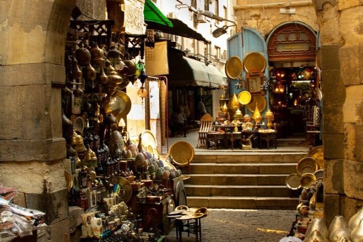 Private Visit to Cairo’s Khan el Khalili Market with Local dish
