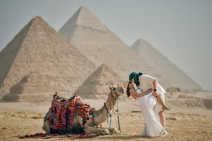 VIP All-Inclusive Tour: Giza Pyramids, Sakkara & Camel Ride