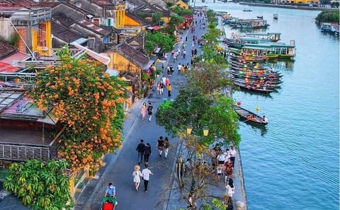 Private Boat Ride, Night Market, and Walking Tour in Hoi An