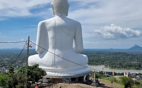 Athugala and Silver Temple Day Tour from Negombo